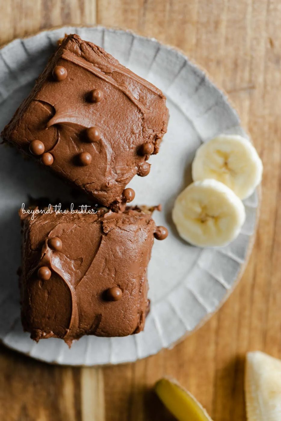 Dessert plate with slices of banana snack cake | All images © Sovuh