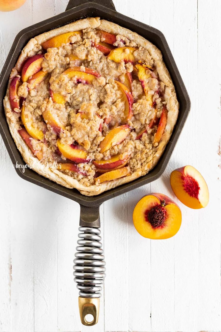 Brown Sugar Peach Crumble Pie | All Images © Sovuh, LLC
