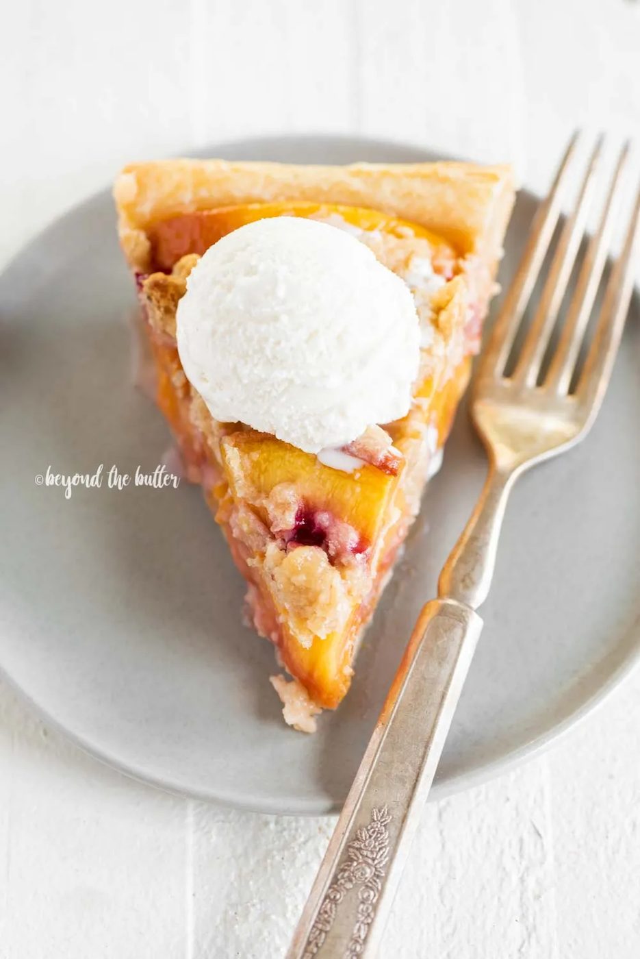 Brown Sugar Peach Crumble Pie Recipe | All Images © Sovuh, LLC