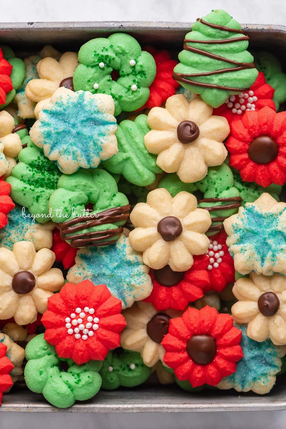 Pile of familiar spritz cookies | © Sovuh