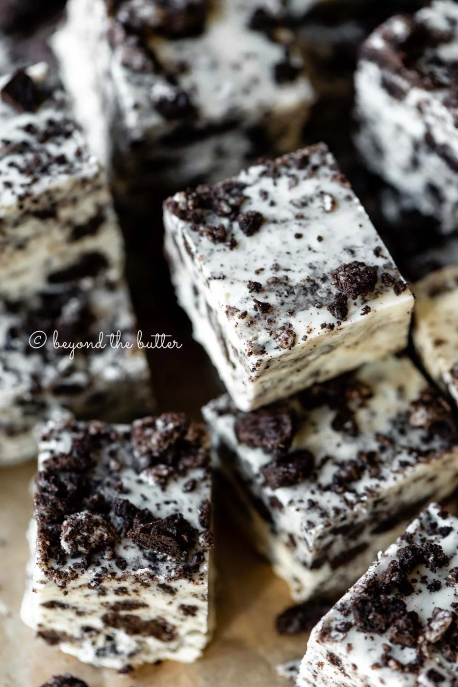 Randomly stacked pieces of cookies and cream fudge | All Images © Sovuh