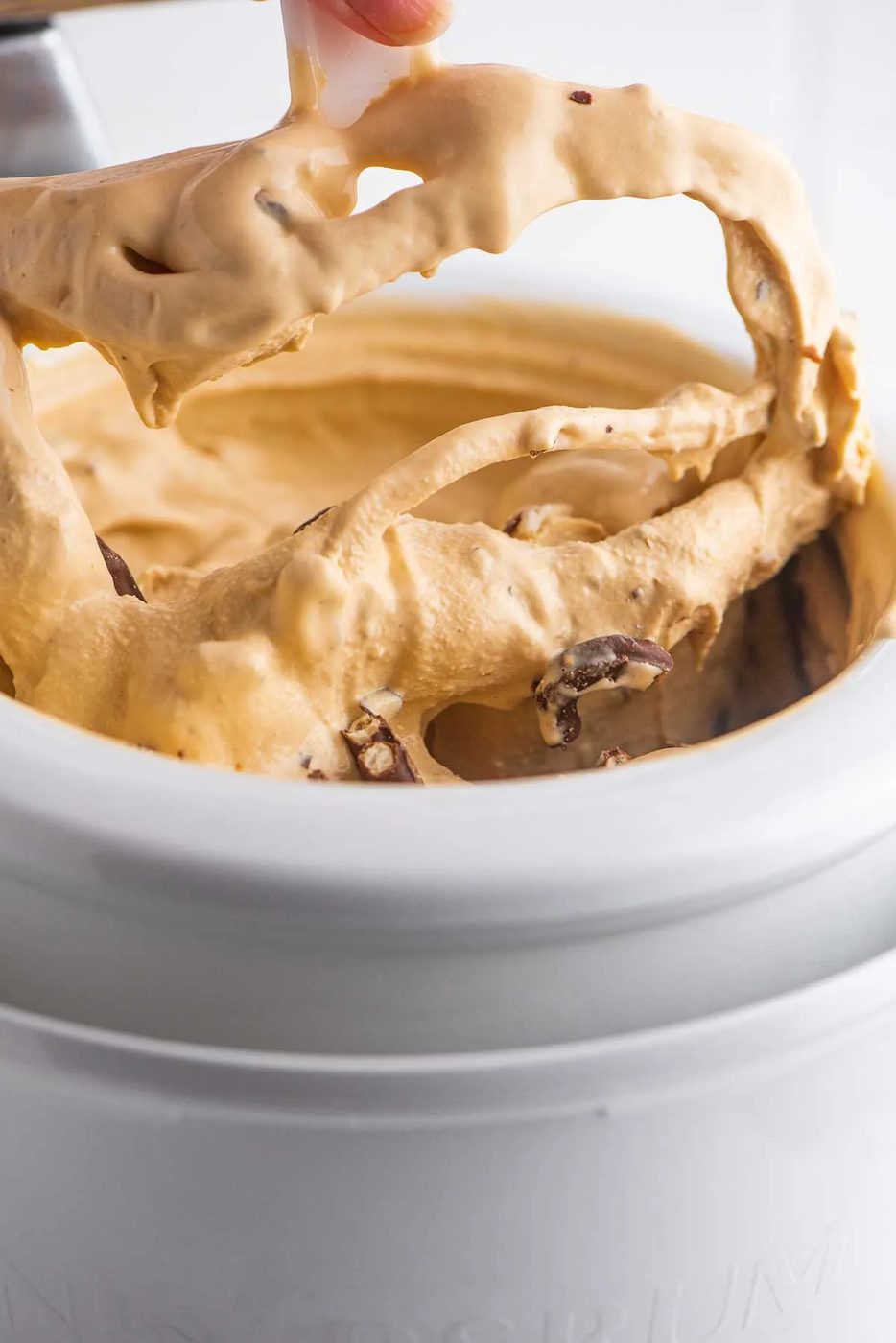 Dulce de leche ice cream made in an Ankarsrum Assistent Original with the ice cream maker attachment | © Sovuh