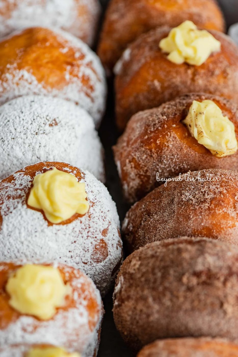 House-made Pennsylvania dutch fasnacht doughnuts filled with pastry cream | © Sovuh