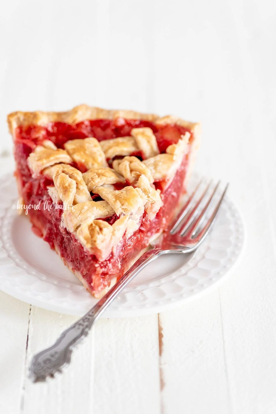 Easy Strawberry Rhubarb Pie Recipe | All Images © Sovuh, LLC