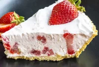 Chilled Strawberry Dream Pie