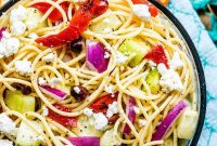 Zesty Greek Spaghetti Toss