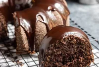 Simply Irresistible Chocolate Fudge Cake with Ganache Topping