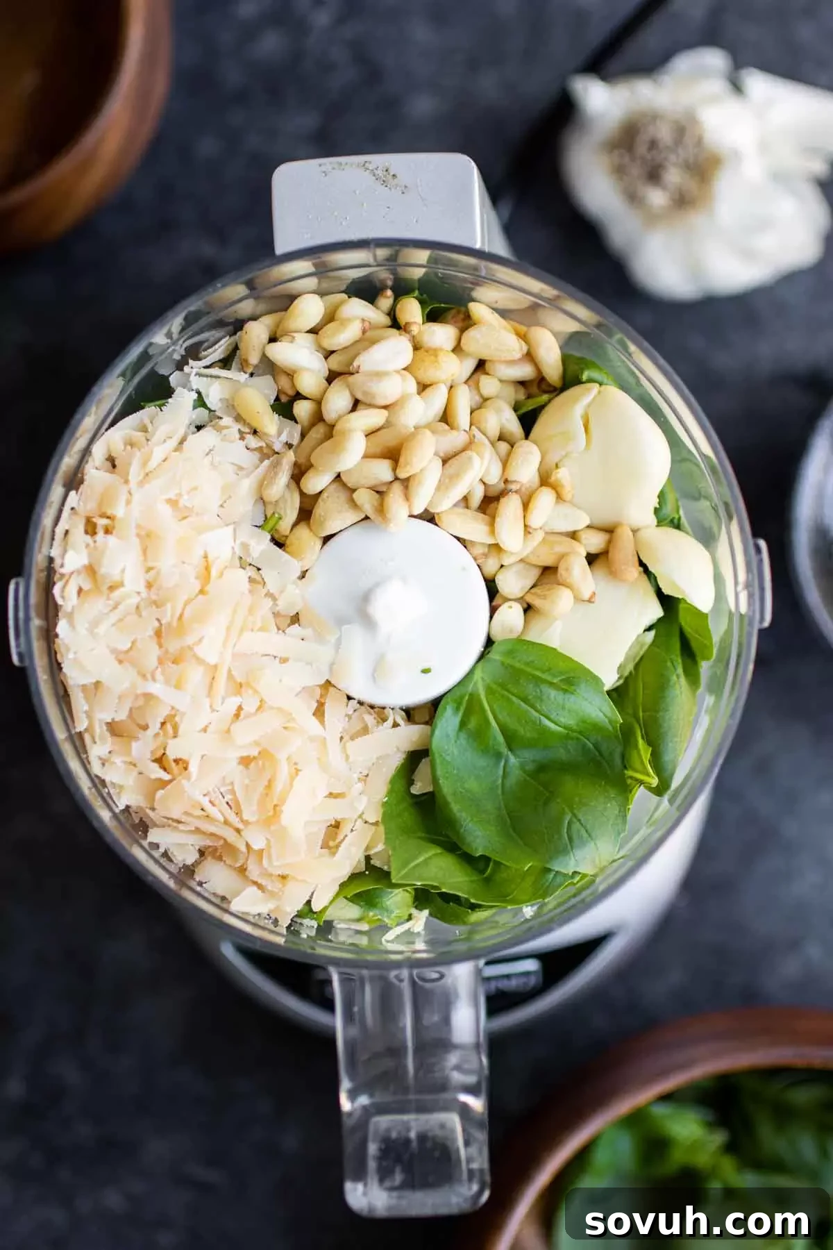 How to make basil pesto in less than five minutes